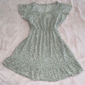 Wallflower Daisy Print Top in Green and White